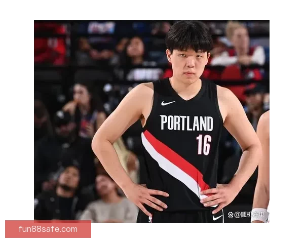 斯普利特盛赞杨瀚森进步显著 高位分球与组织能力大有提升