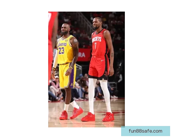 詹姆斯14中13状态爆棚引爆热议 杜兰特直言他还能继续征战4至5年