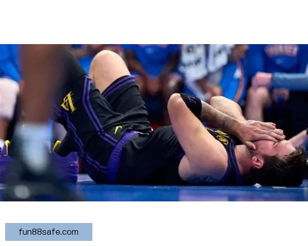 东契奇腿筋二级拉伤无限期休战 湖人恐错失一切评奖机会